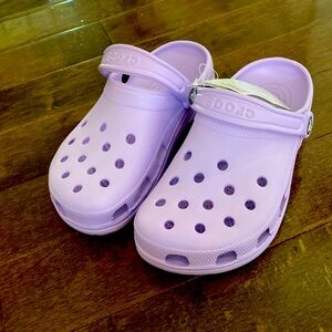 Light purple crocs men’s size 4 women’s 6 brand new with tags